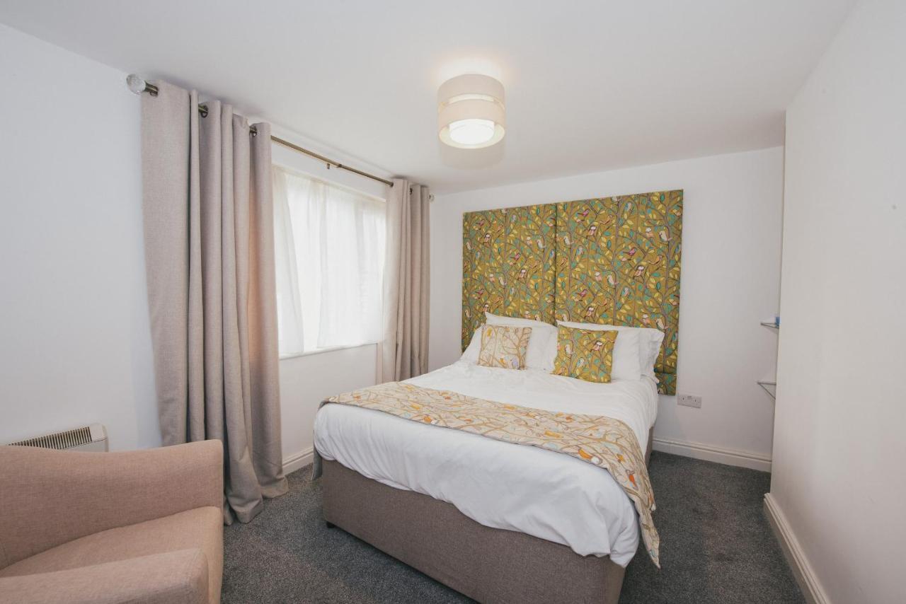 River Court Apartments By Payman Club เคมบริดจ์ ภายนอก รูปภาพ